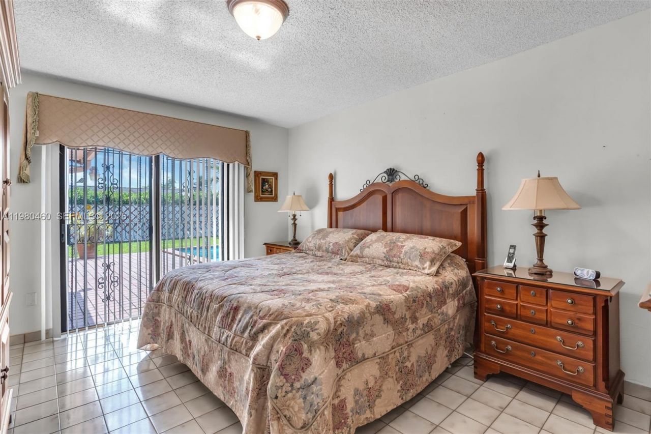 9310 SW 20th St , Miami, FL 33165 Photo