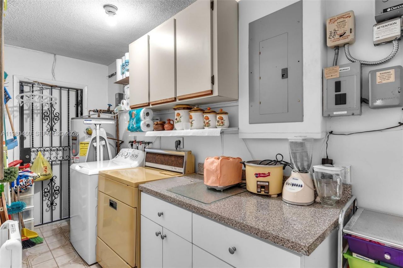 9310 SW 20th St , Miami, FL 33165 Photo