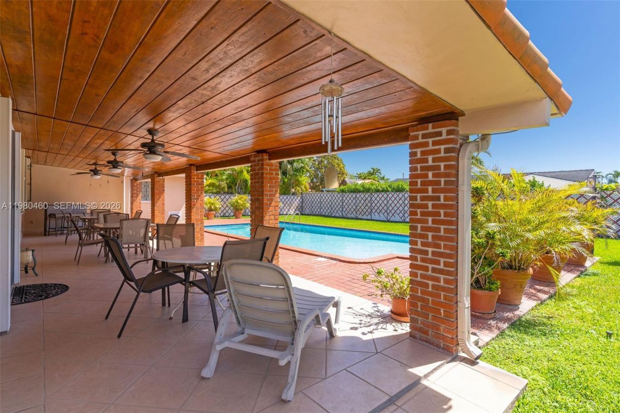 9310 SW 20th St , Miami, FL 33165 Photo