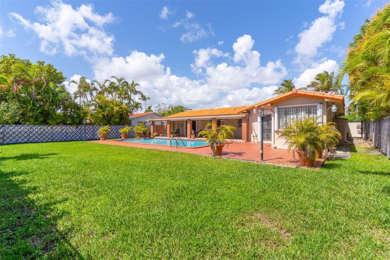 9310 SW 20th St , Miami, FL 33165 Photo