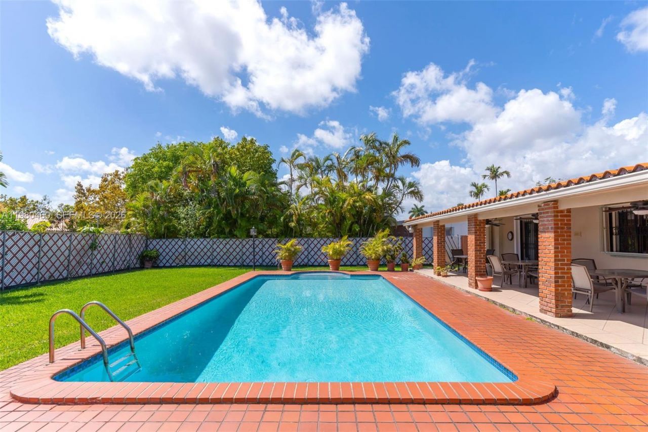 9310 SW 20th St , Miami, FL 33165 Photo