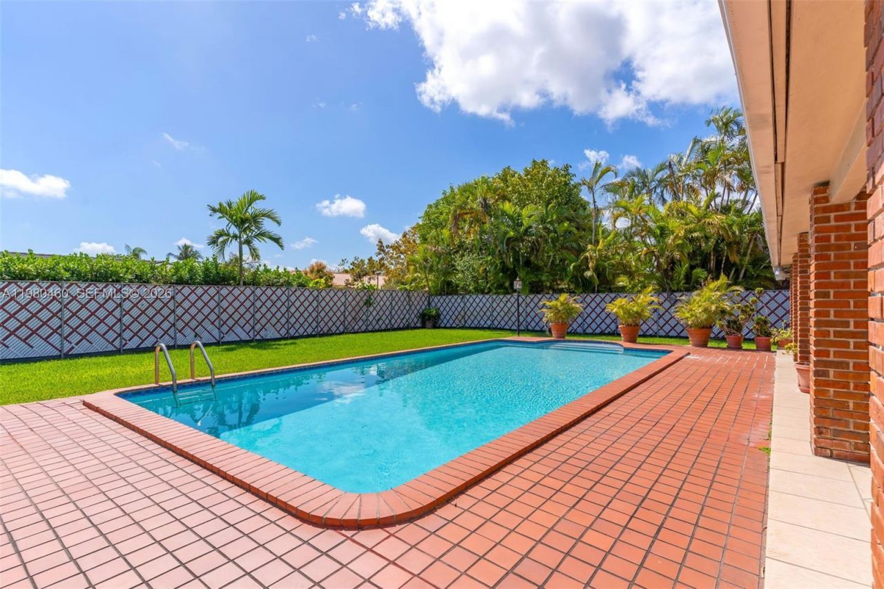 9310 SW 20th St , Miami, FL 33165 Photo