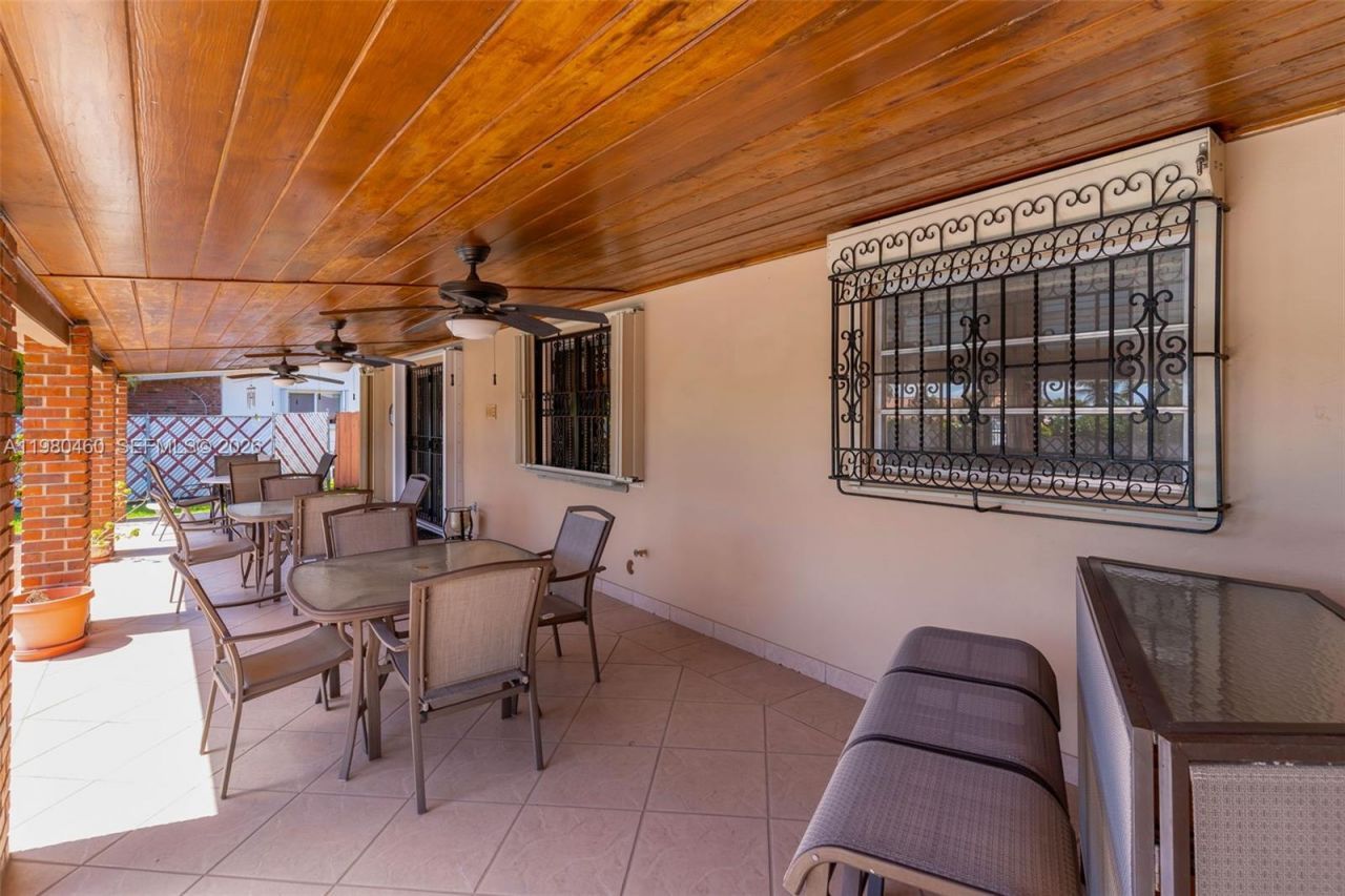 9310 SW 20th St , Miami, FL 33165 Photo