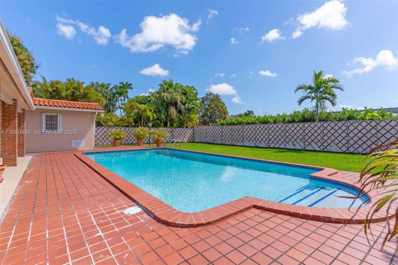 9310 SW 20th St , Miami, FL 33165 Photo