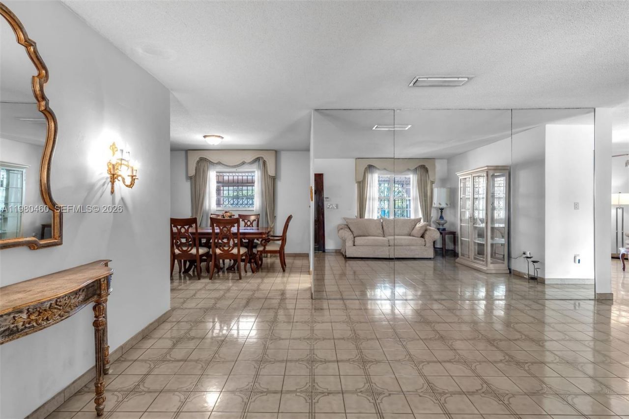 9310 SW 20th St , Miami, FL 33165 Photo