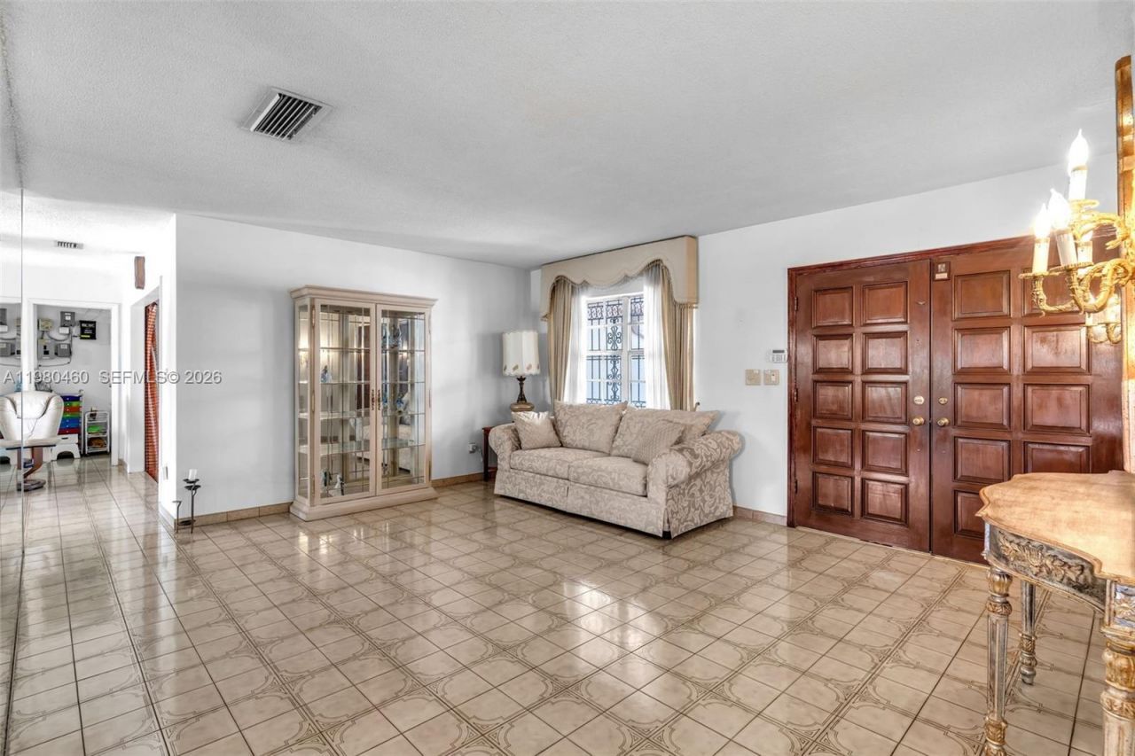 9310 SW 20th St , Miami, FL 33165 Photo