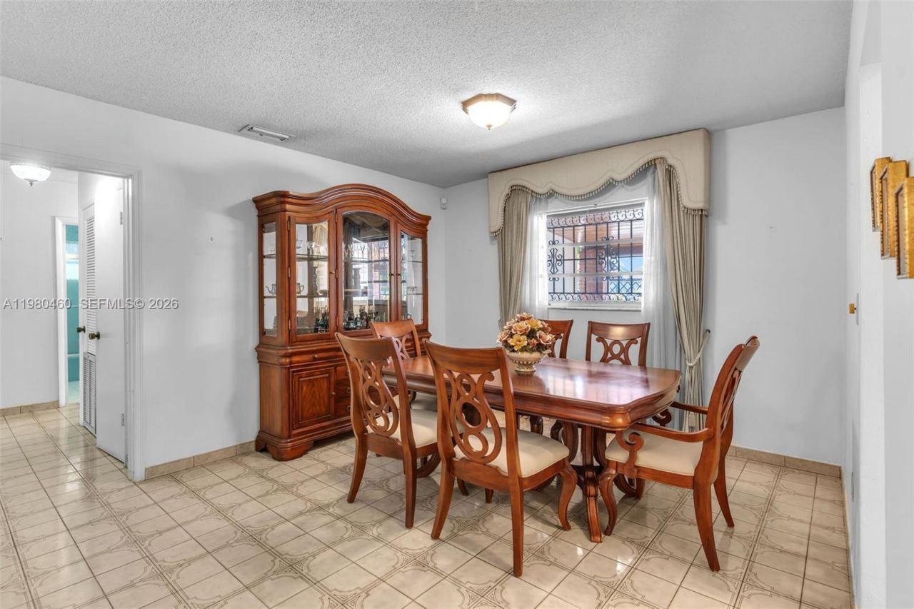 9310 SW 20th St , Miami, FL 33165 Photo