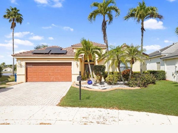 1400 Meadows Blvd , Weston, FL 33327