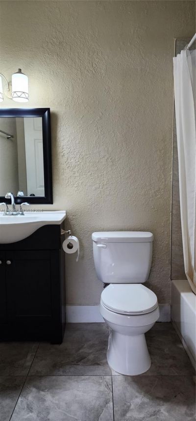 880 E 26th St, Hialeah, FL 33013 Photo