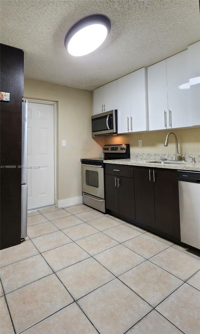880 E 26th St, Hialeah, FL 33013 Photo