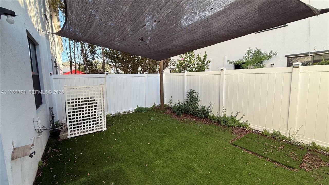 10348 W 33rd Ln , Unit 10348, Hialeah, FL 33018 Photo