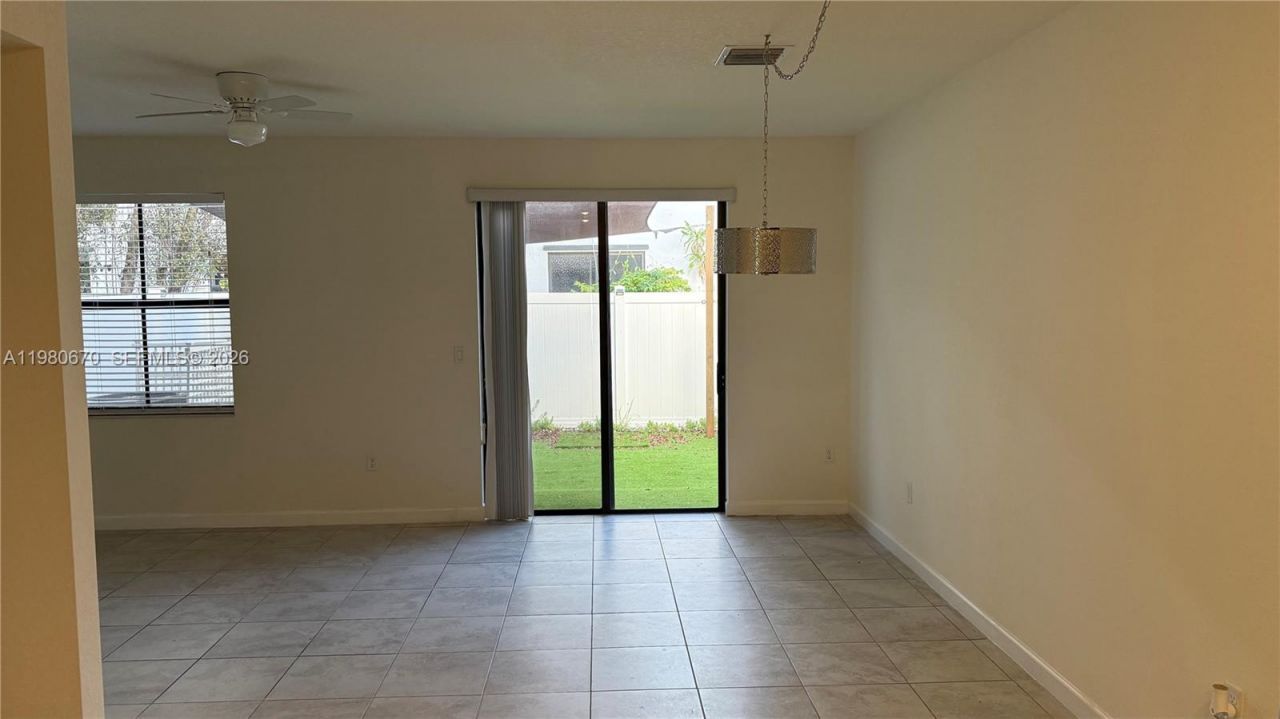 10348 W 33rd Ln , Unit 10348, Hialeah, FL 33018 Photo
