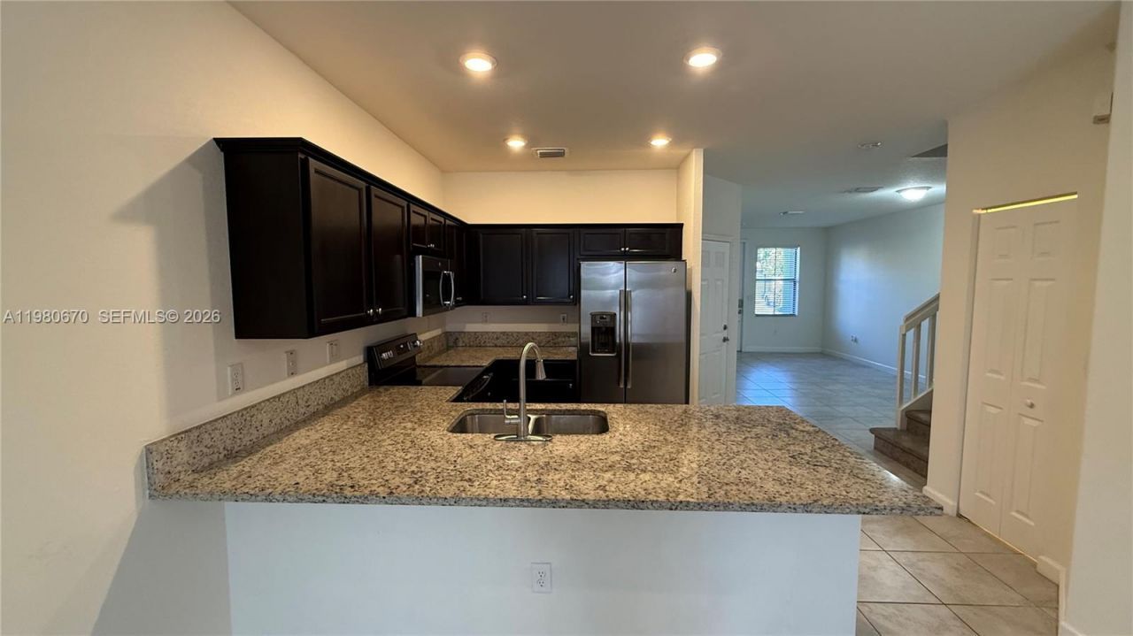 10348 W 33rd Ln , Unit 10348, Hialeah, FL 33018 Photo