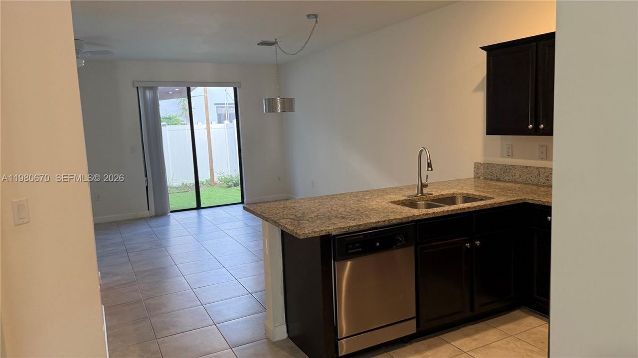 10348 W 33rd Ln , Unit 10348, Hialeah, FL 33018 Photo