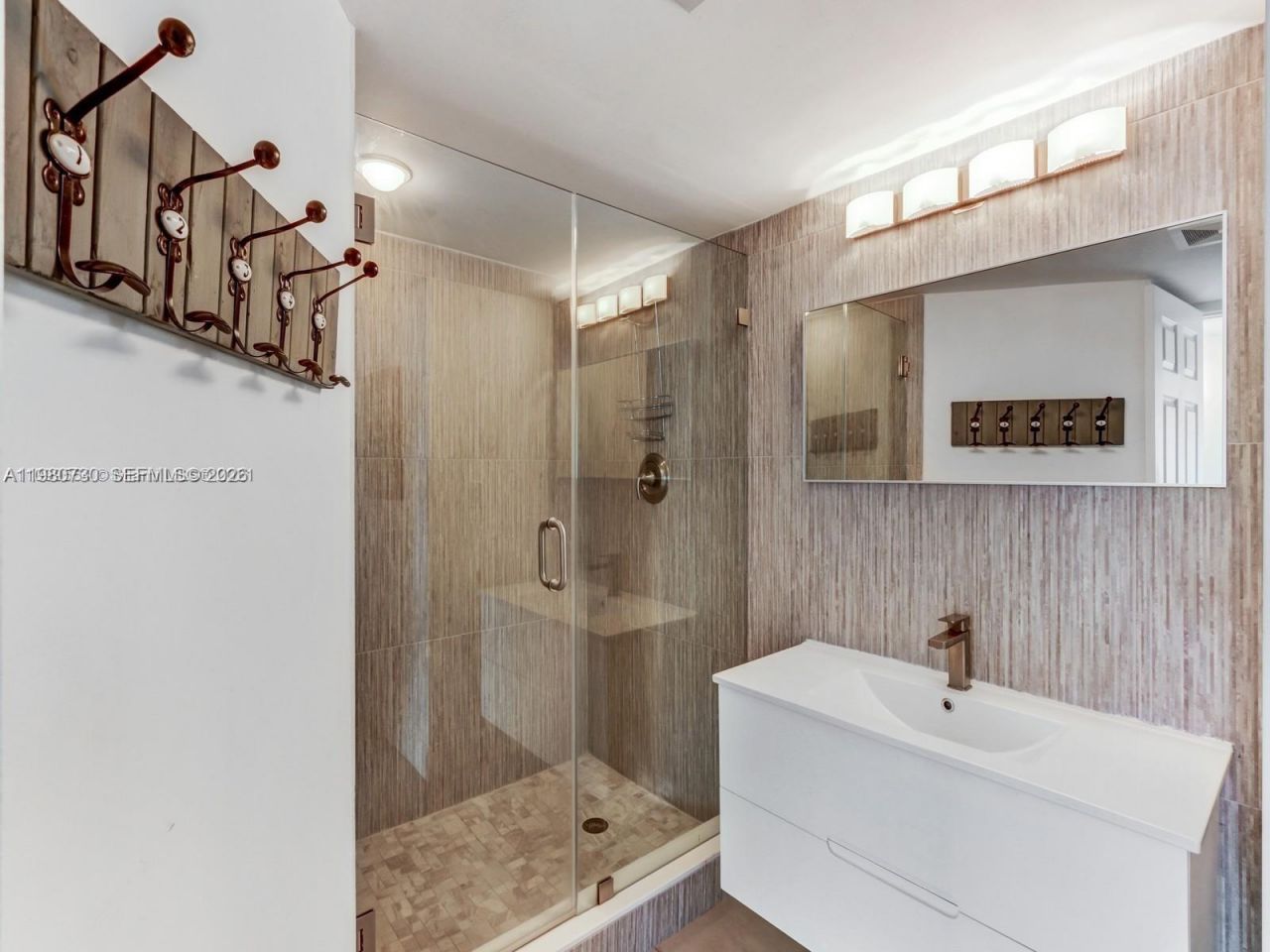 7135 Collins Ave, Unit 605, Miami Beach, FL 33141 Photo