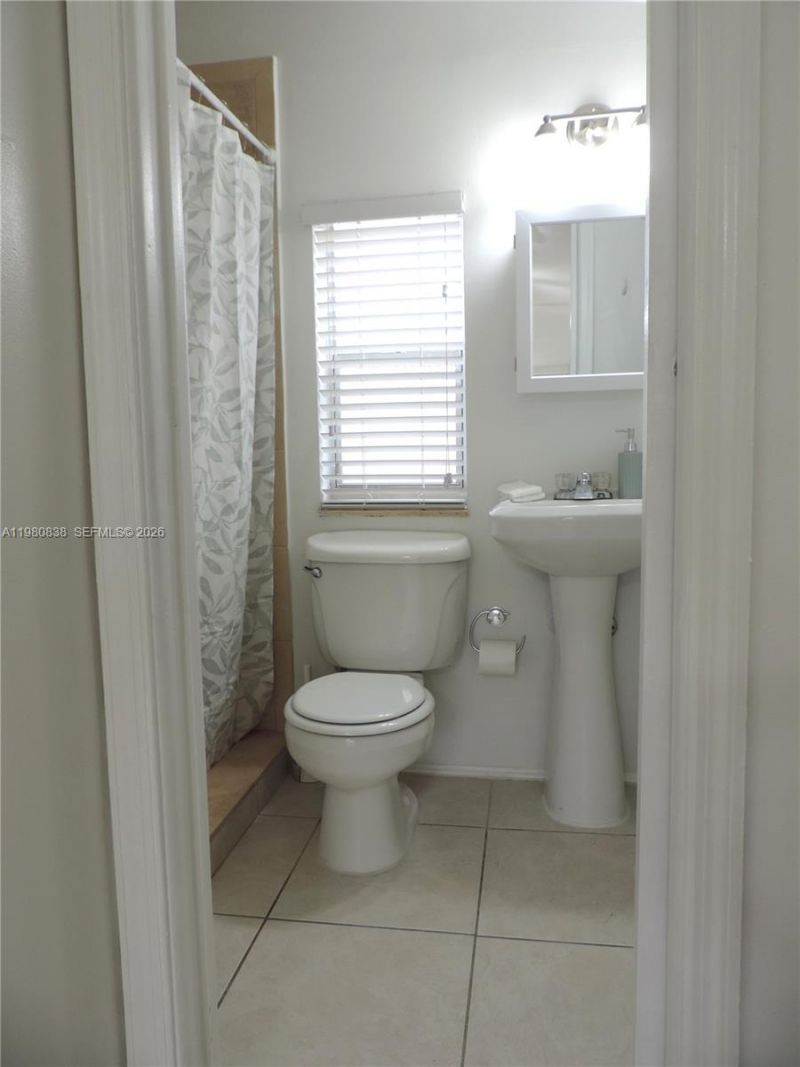 3134 SW 25th Ter, Unit front, Miami, FL 33133 Photo