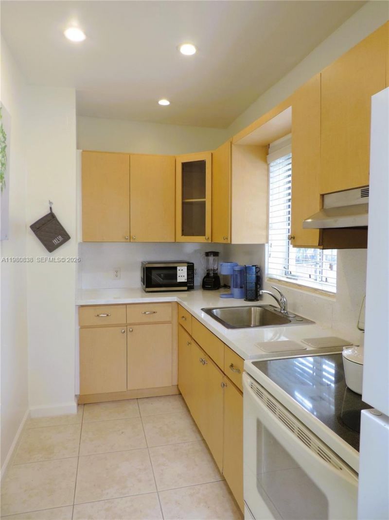 3134 SW 25th Ter, Unit front, Miami, FL 33133 Photo