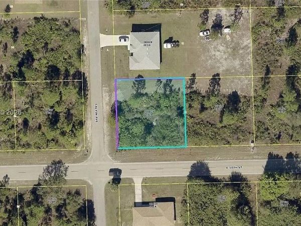 2806 E 2ND ST , Lehigh Acres, FL 33936