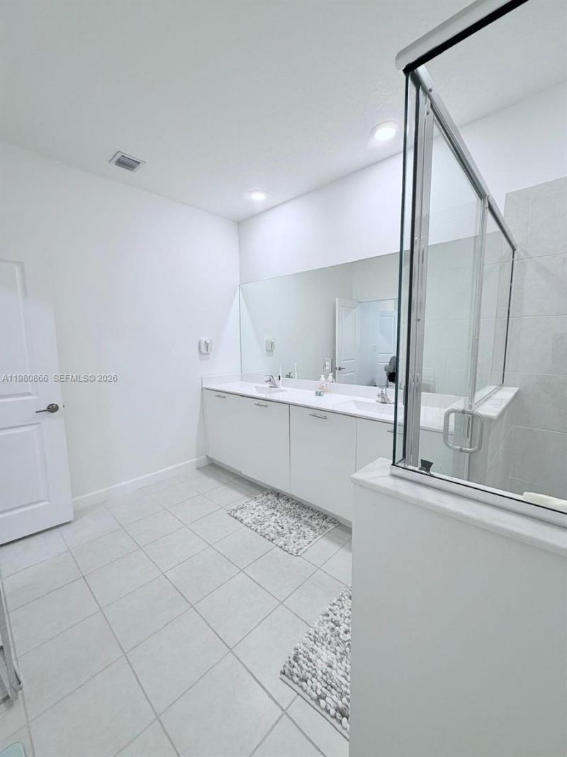 2355 NW 125th St , Miami, FL 33167 Photo