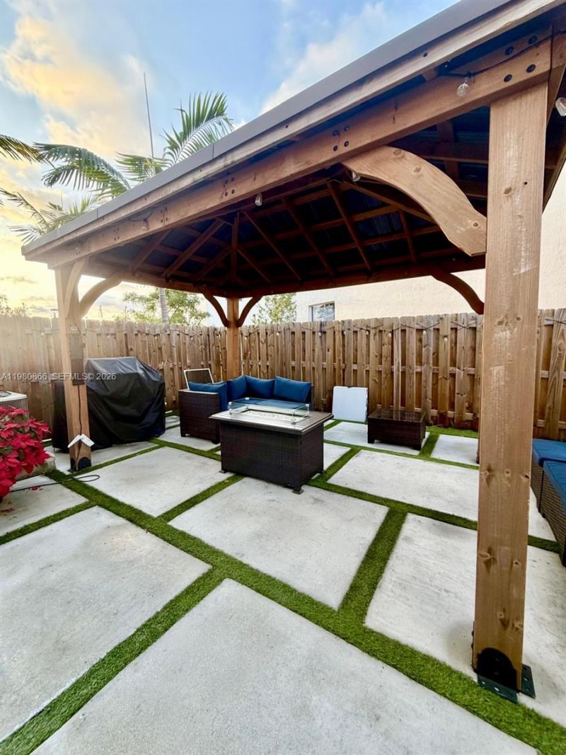 2355 NW 125th St , Miami, FL 33167 Photo