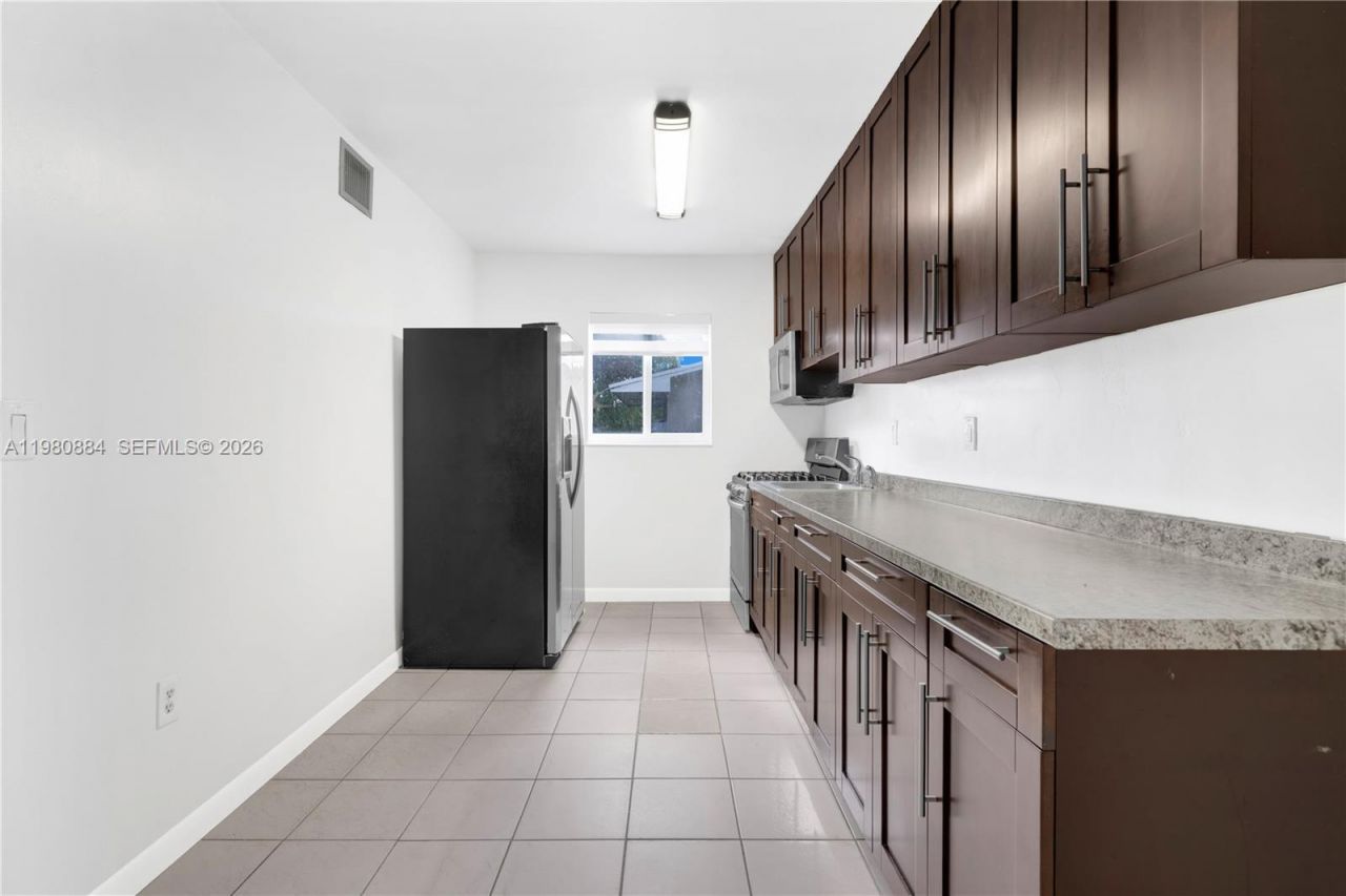 1281 W 29th St , Unit 6, Hialeah, FL 33012 Photo