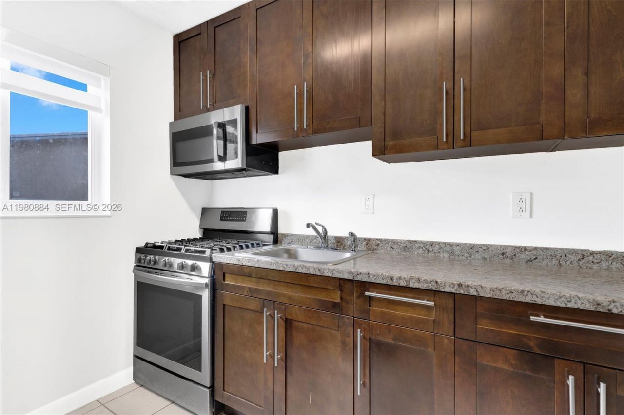 1281 W 29th St , Unit 6, Hialeah, FL 33012 Photo