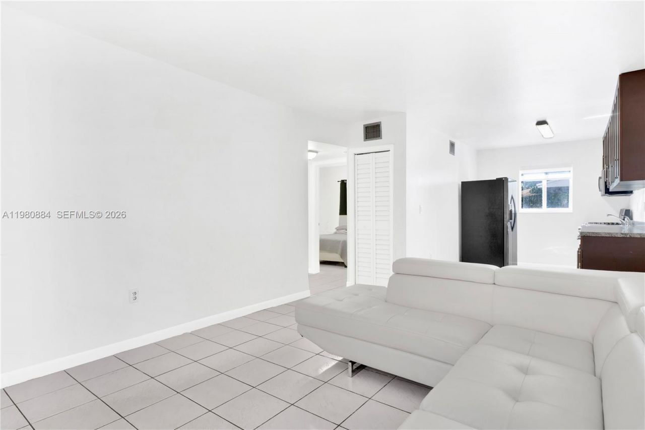 1281 W 29th St , Unit 6, Hialeah, FL 33012 Photo