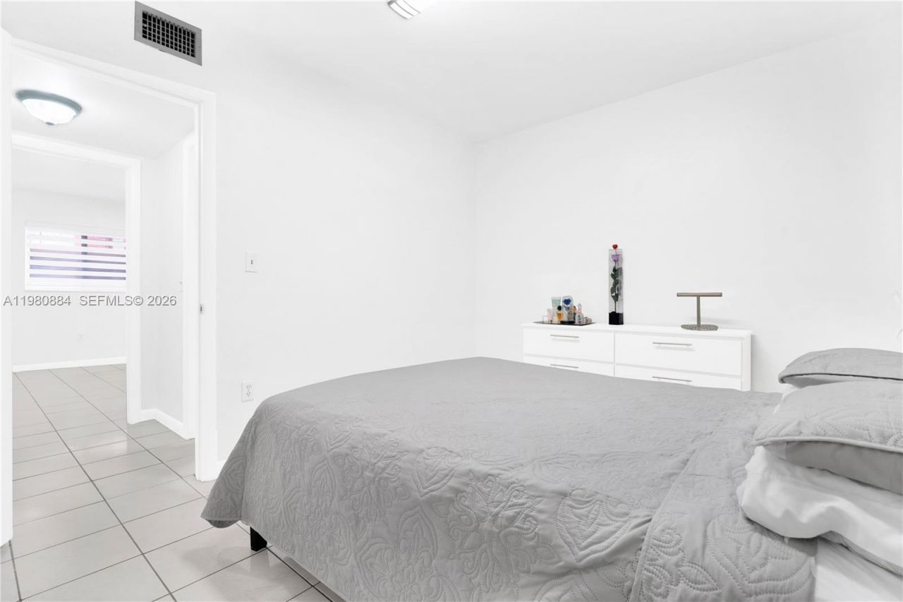 1281 W 29th St , Unit 6, Hialeah, FL 33012 Photo