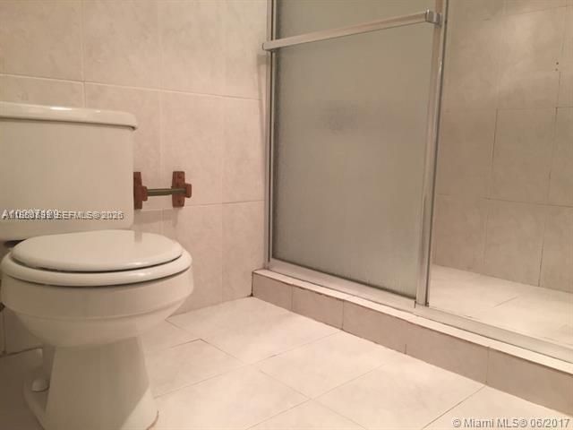 17890 W Dixie Hwy , Unit 106, North Miami Beach, FL 33160 Photo