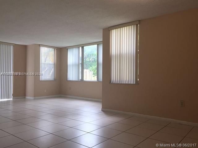 17890 W Dixie Hwy , Unit 106, North Miami Beach, FL 33160 Photo