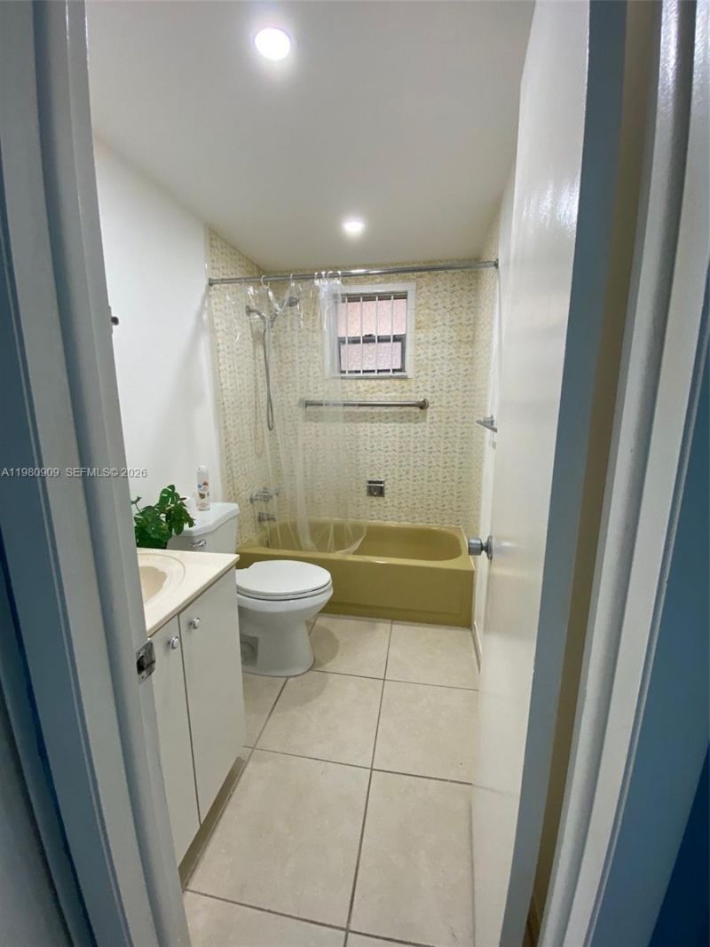 6820 W Flagler St , Unit 202, Miami, FL 33144 Photo