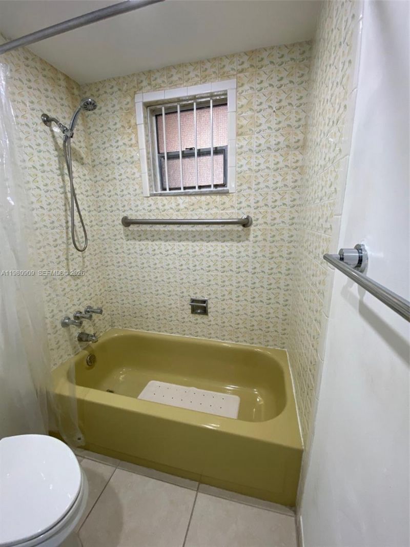 6820 W Flagler St , Unit 202, Miami, FL 33144 Photo