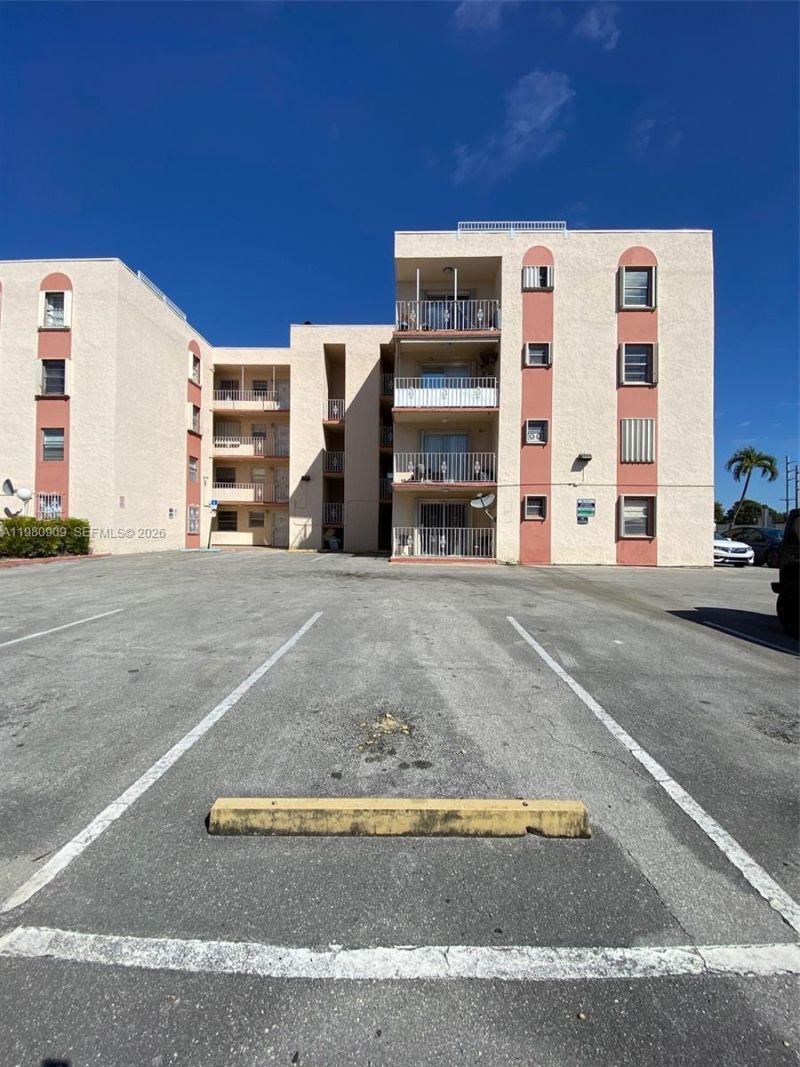 6820 W Flagler St , Unit 202, Miami, FL 33144 Photo