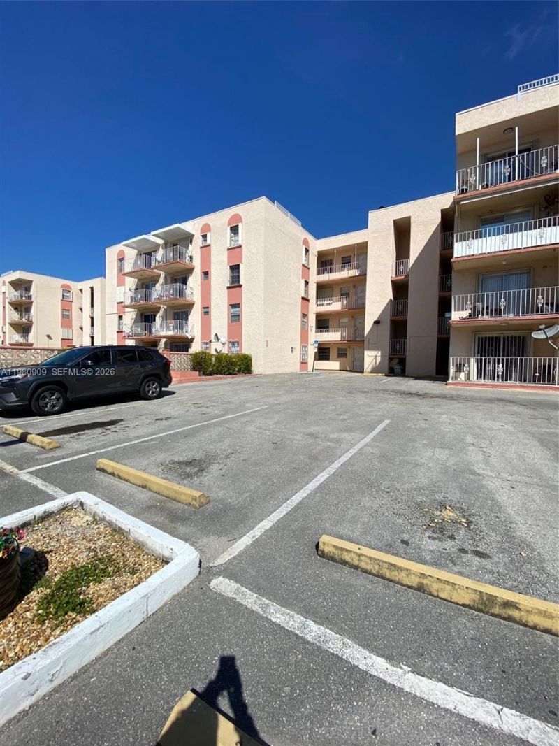 6820 W Flagler St , Unit 202, Miami, FL 33144 Photo