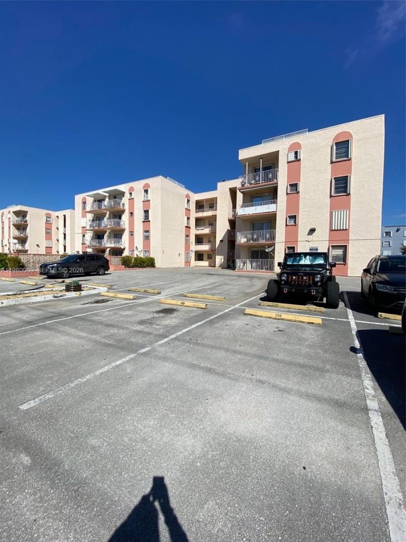 6820 W Flagler St , Unit 202, Miami, FL 33144 Photo