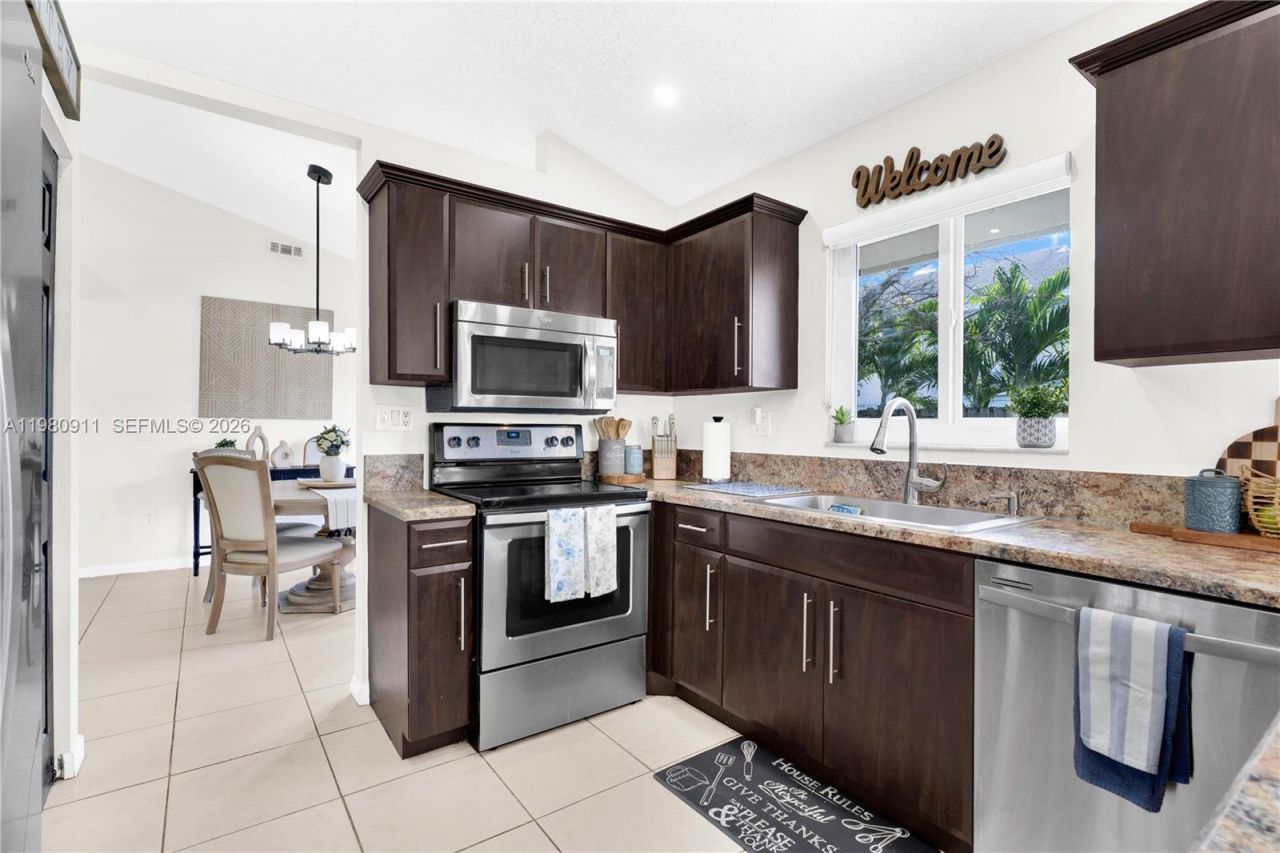 9770 SW 216th Ter , Cutler Bay, FL 33190 Photo