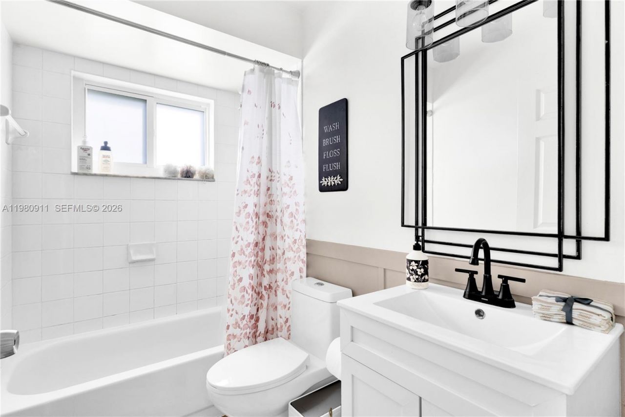 9770 SW 216th Ter , Cutler Bay, FL 33190 Photo