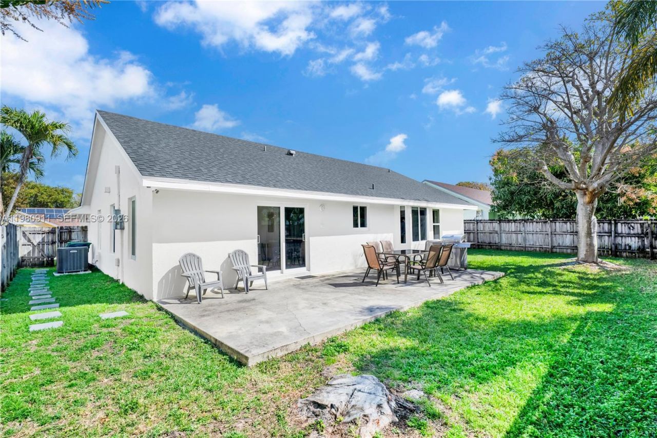 9770 SW 216th Ter , Cutler Bay, FL 33190 Photo