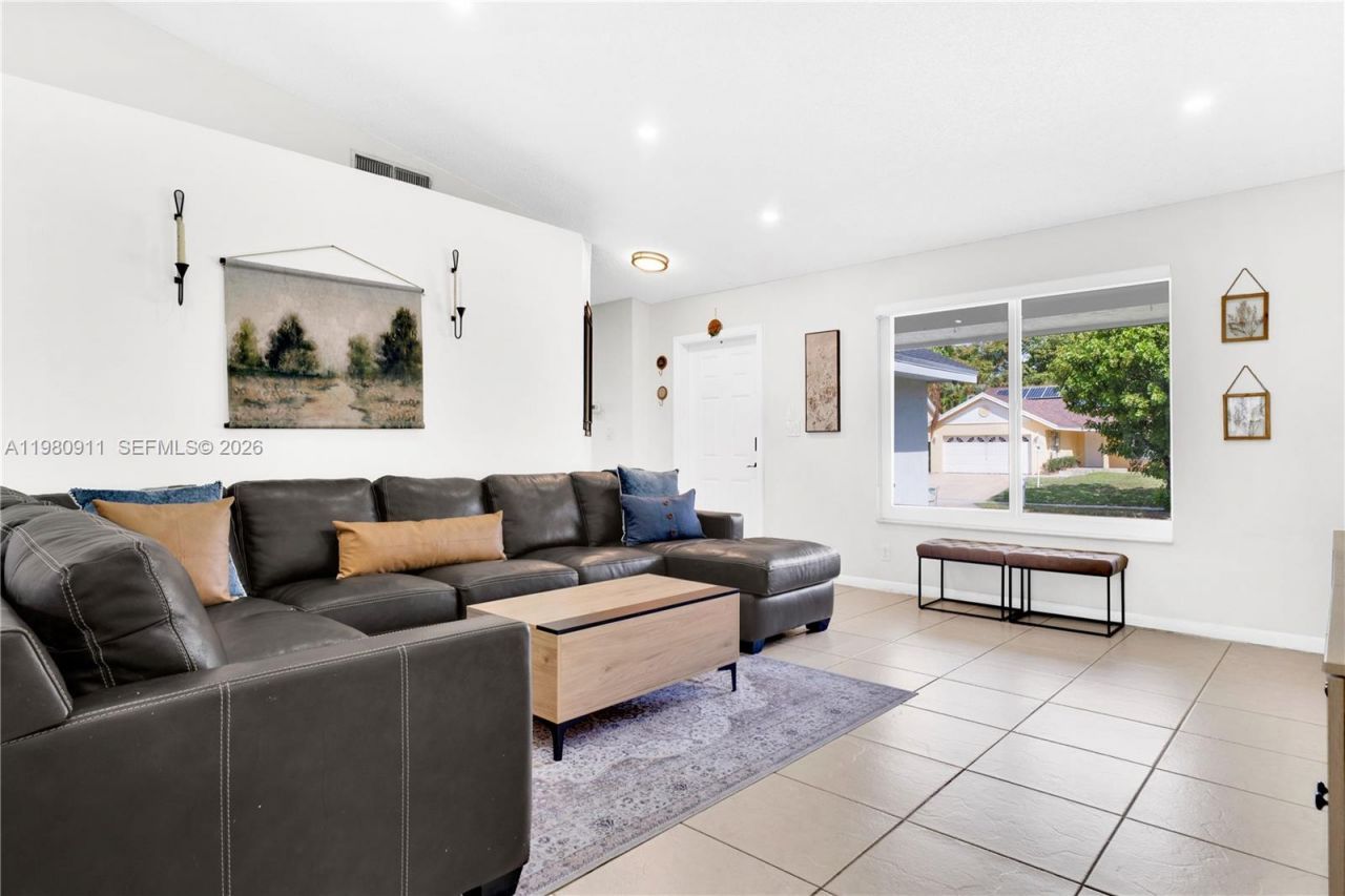 9770 SW 216th Ter , Cutler Bay, FL 33190 Photo