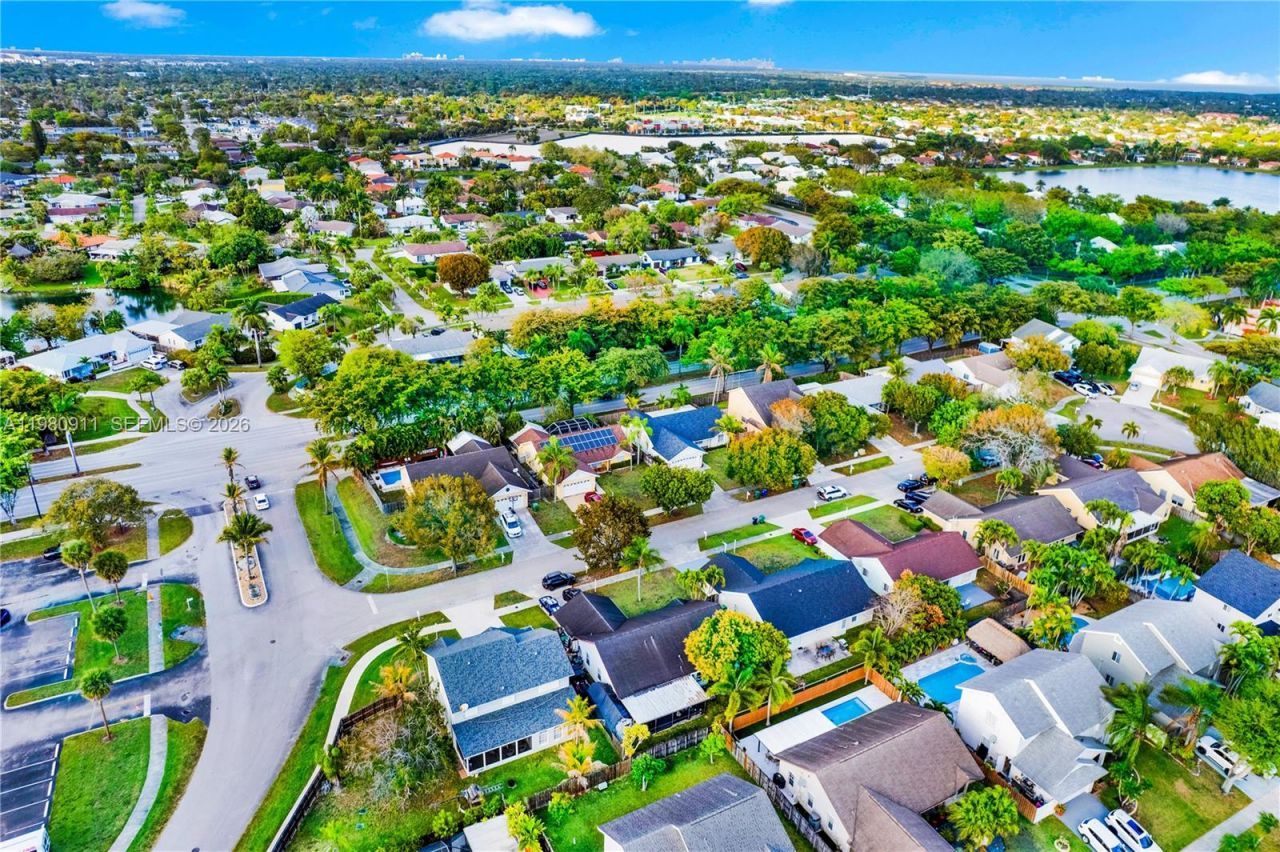 9770 SW 216th Ter , Cutler Bay, FL 33190 Photo