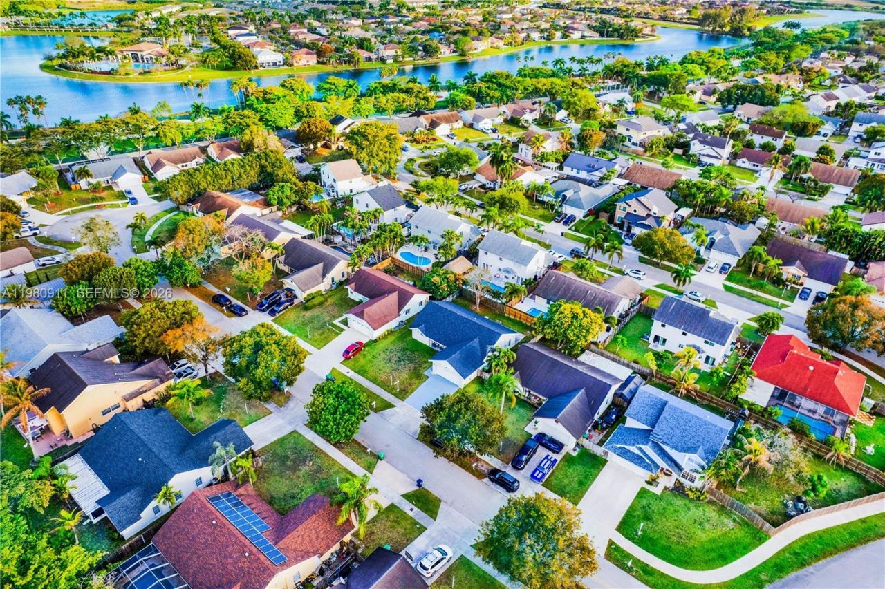 9770 SW 216th Ter , Cutler Bay, FL 33190 Photo