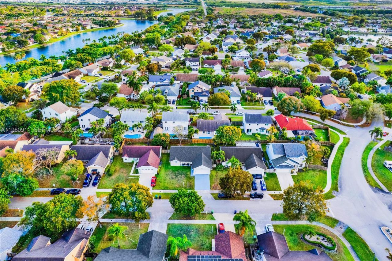 9770 SW 216th Ter , Cutler Bay, FL 33190 Photo