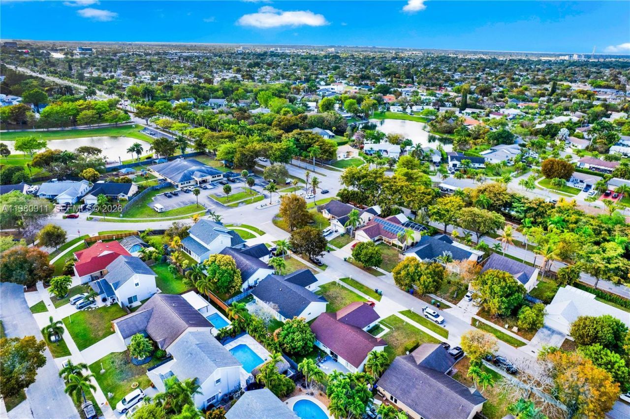 9770 SW 216th Ter , Cutler Bay, FL 33190 Photo