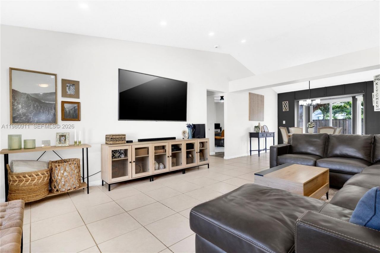 9770 SW 216th Ter , Cutler Bay, FL 33190 Photo