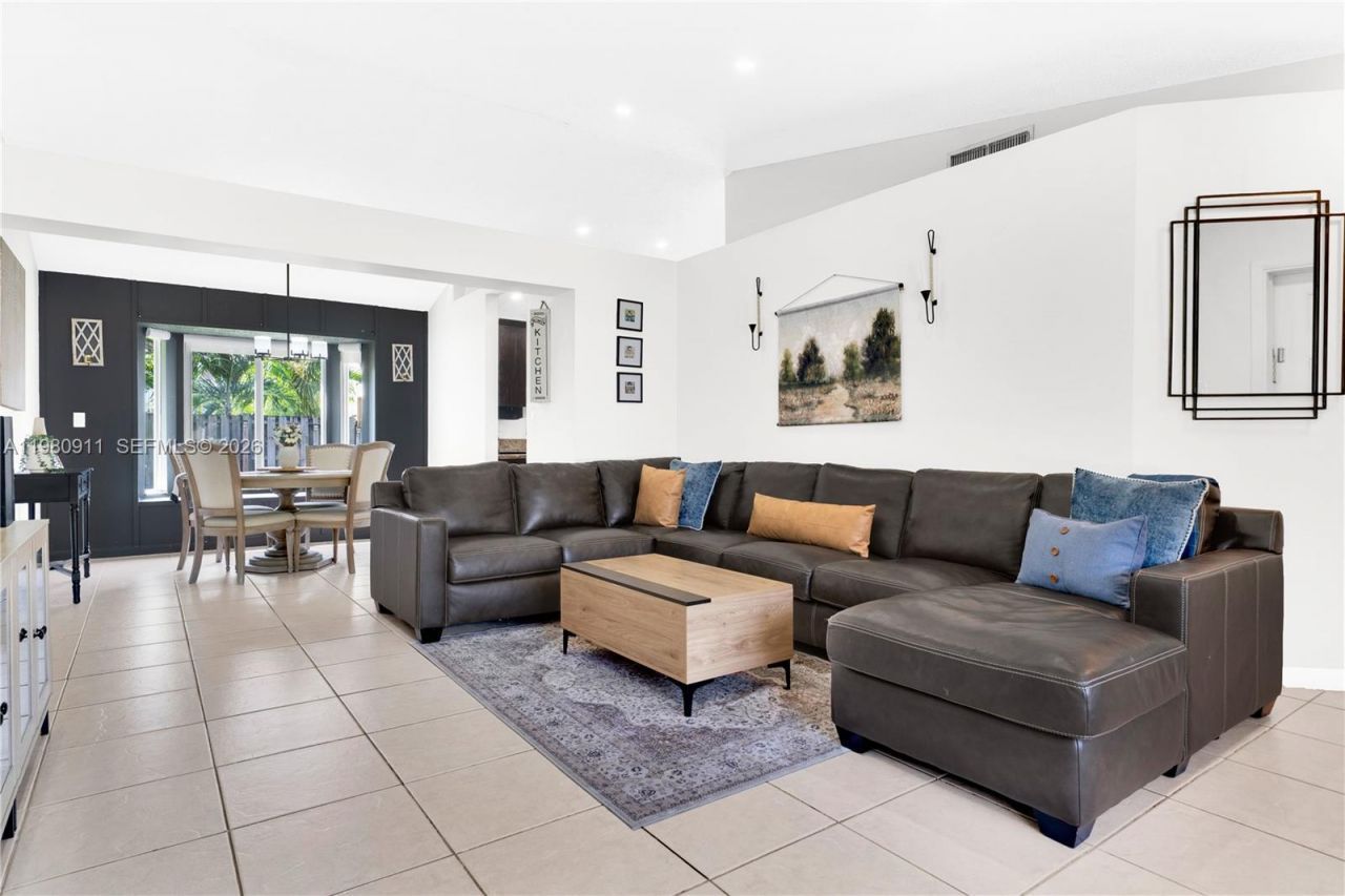 9770 SW 216th Ter , Cutler Bay, FL 33190 Photo