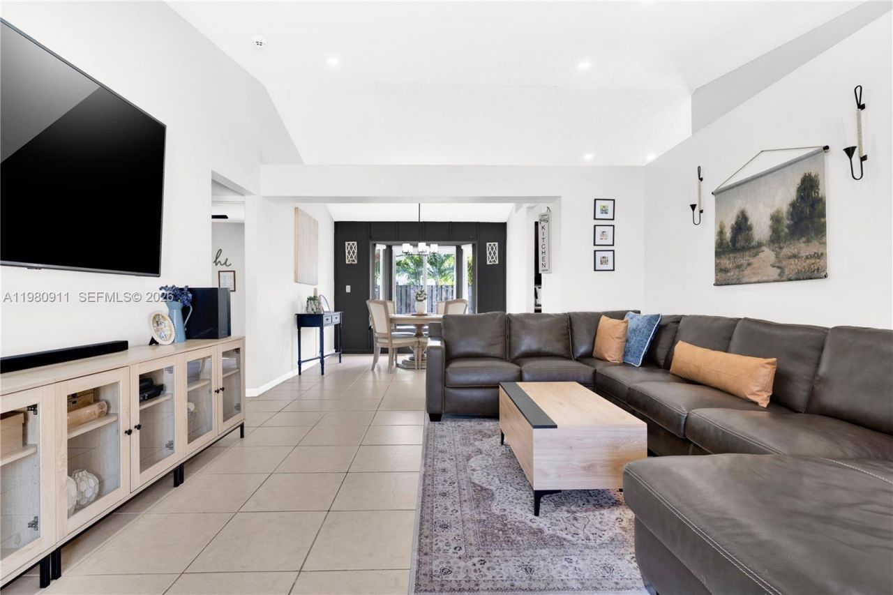 9770 SW 216th Ter , Cutler Bay, FL 33190 Photo