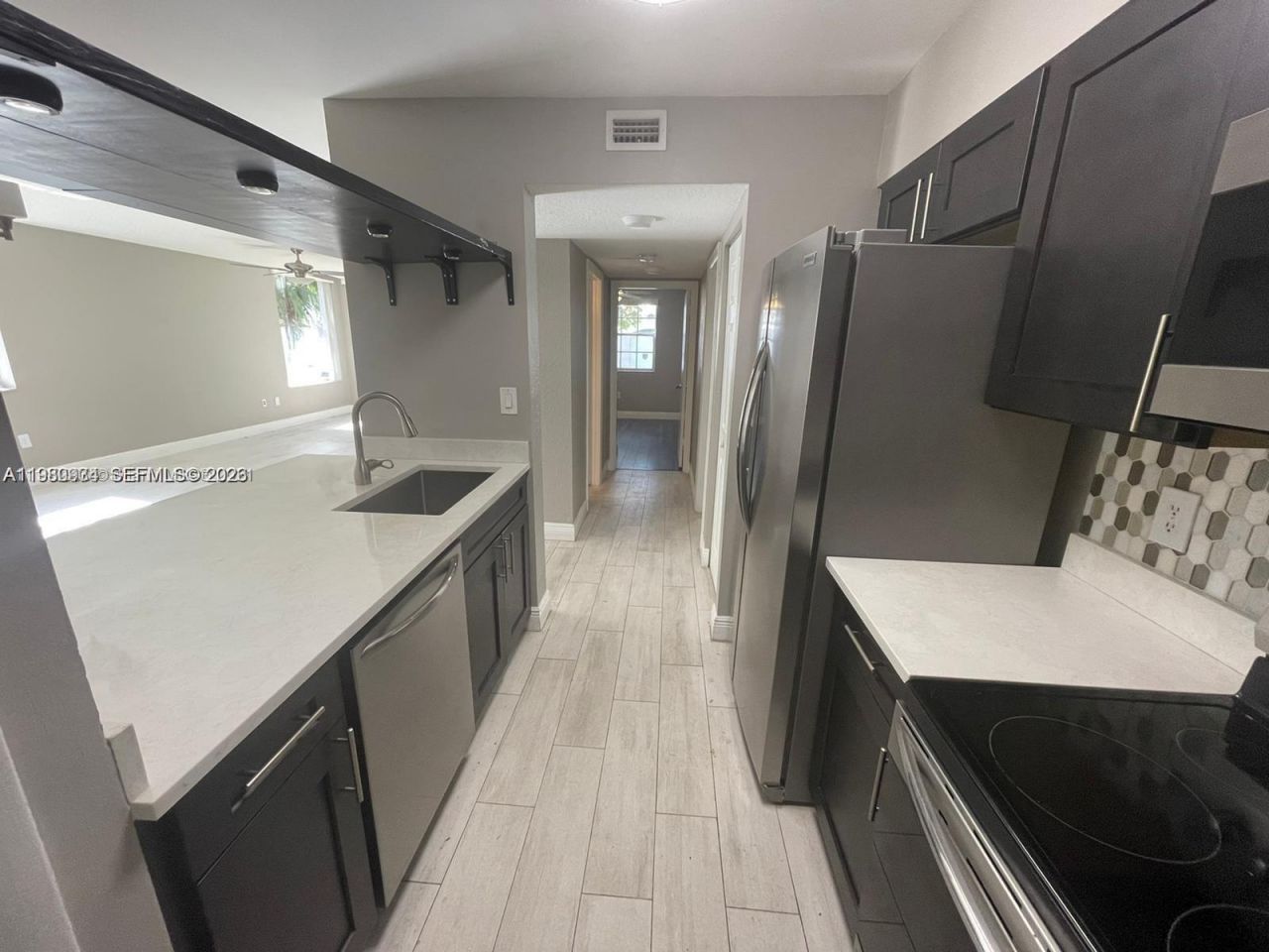 2811 N Oakland Forest Dr , Unit 110, Oakland Park, FL 33309 Photo