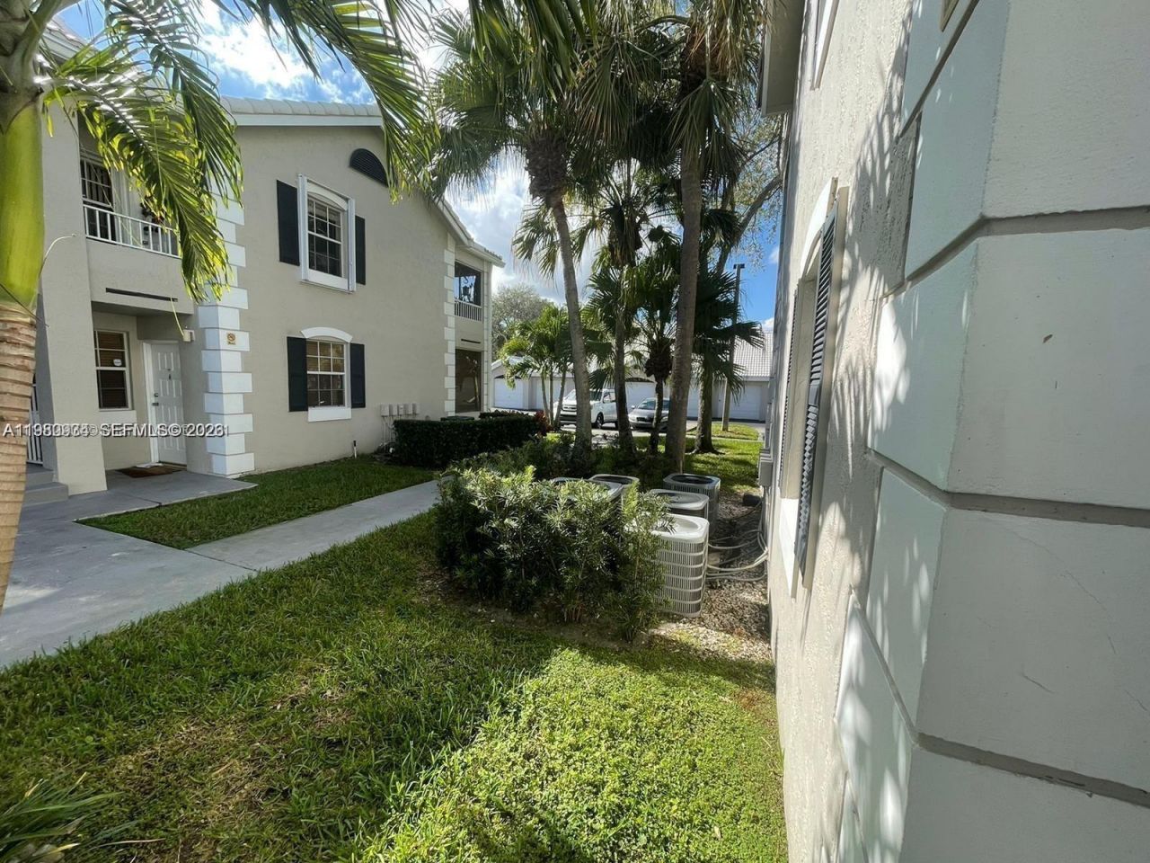 2811 N Oakland Forest Dr , Unit 110, Oakland Park, FL 33309 Photo