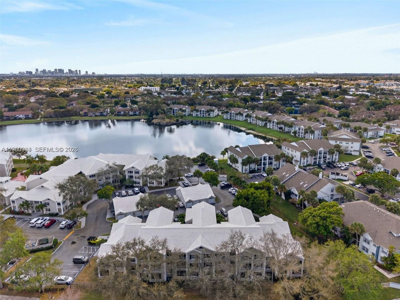 2811 N Oakland Forest Dr , Unit 110, Oakland Park, FL 33309 Photo