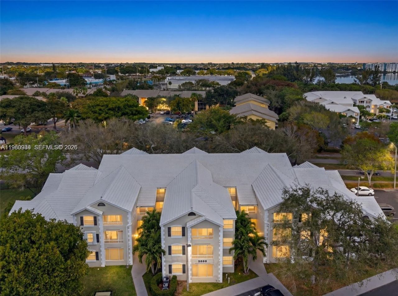 2811 N Oakland Forest Dr , Unit 110, Oakland Park, FL 33309 Photo